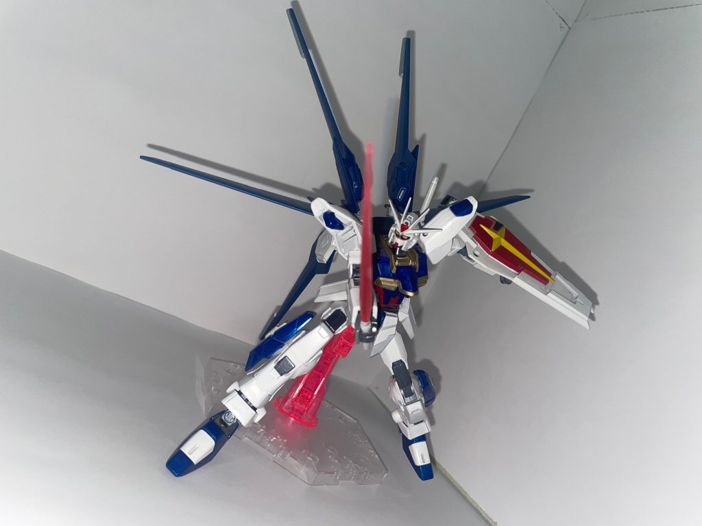 本機は専用ビームサーベルの