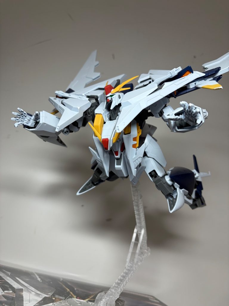 最後の写真一応ファンネルミサイルの発射シーンみたいなのをやってみたんですけどわかりませんねwフライトフォームめっちゃ好みです。