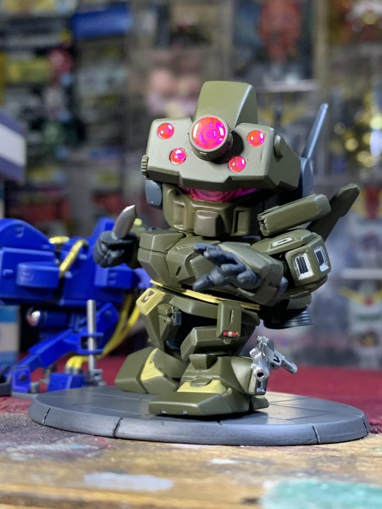 バイザーの上げ下げ、ナイフはホルダーから取り出せます。