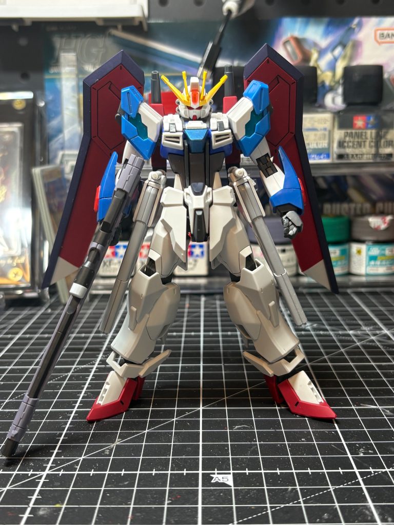 完成系。胸部クリアパーツの上部が寂しかったのでエクシードギャラクシーの装甲を切り取って付けてます。
