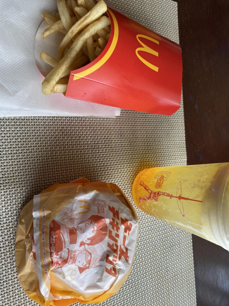 作品名：食べたよ🍔‼️<p>マックのガンダムコラボ買って食べました(gundam-kao6) 美味しくいただきました👍</p>
