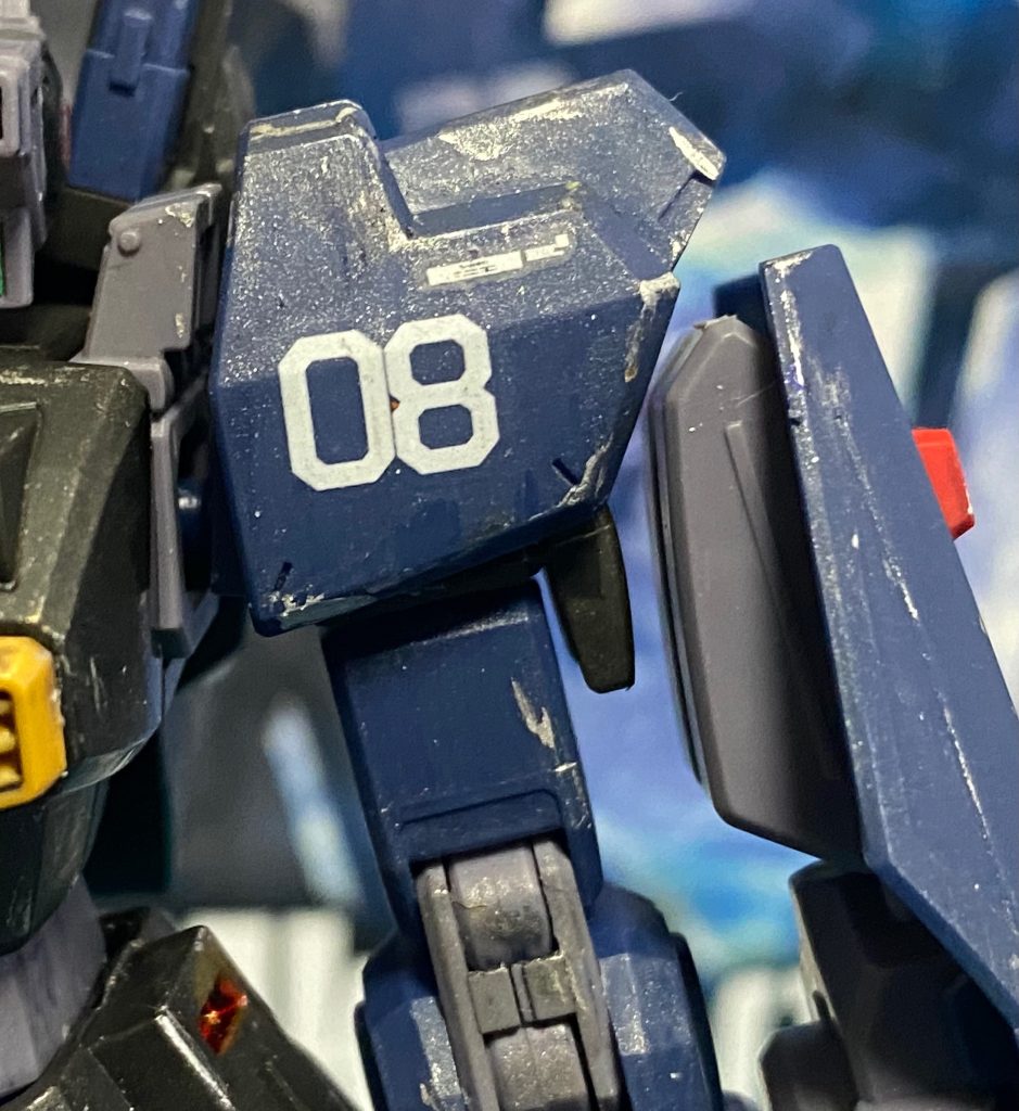 デカール貼りでは、08小隊好きの悪い癖が発動してしまい左ショルダーのNo.は08にしてもうた(gundam-kao2)wwwwなので、シローアマダ専用機になりますwwジェリド『シローアマダ？なんだ、男か』シロー『俺は、漢だよ‼️💢👊』