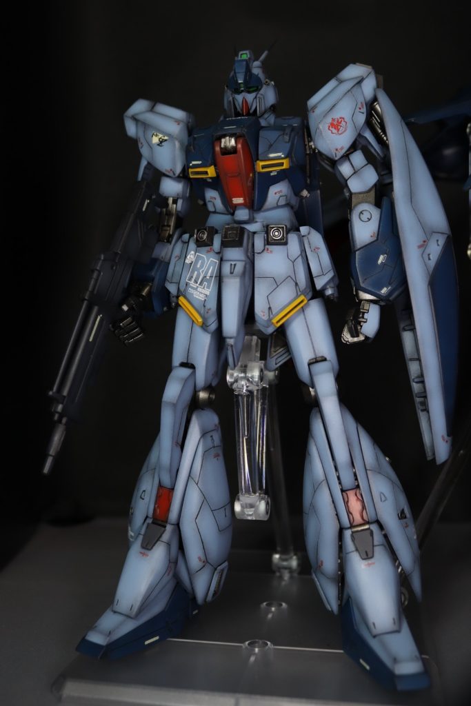 緑色だとどうしても弱っちくみえるのでリ・ガズィードの色を参考に青寄りに変更しました。&nbsp;本体色:ホワイト＋ミディアムブルー濃い青:ガンダムカラーブルー13＋インディーブルー＋ブラック＋ホワイト赤:キャラクターレッド&nbsp;