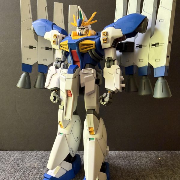 オデュッセウス級3号機ペルセウスを開発中です！頭部のアンテナを少しデザイン変更しました！脚部にはブッホ社製ぽくスラスターを配置！これでベルガ系ぽくアレンジ！また、背部にシェルフノズルを大胆に配置！8割完成しました！あと少し！頑張ります！その他のオデュッセウス級もよろしければご覧ください！オデュッセウス級2号機アルケイデスはこちら！オデュッセウス級5号機は開発中ですがこちら！（2枚目）