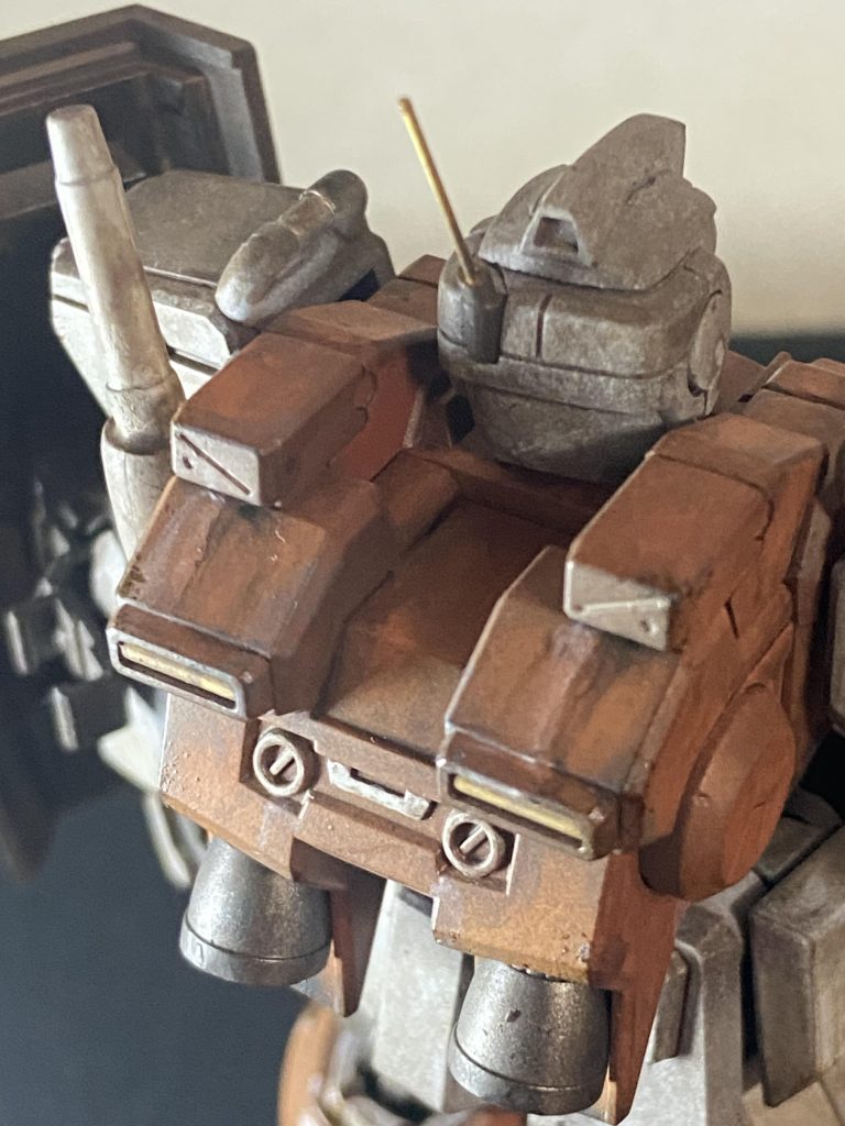 バックパックを上から📷✨退色表現がキマリました(^^)アンテナは初めて真鍮線を使用✨クリップは卒業しました📎😅