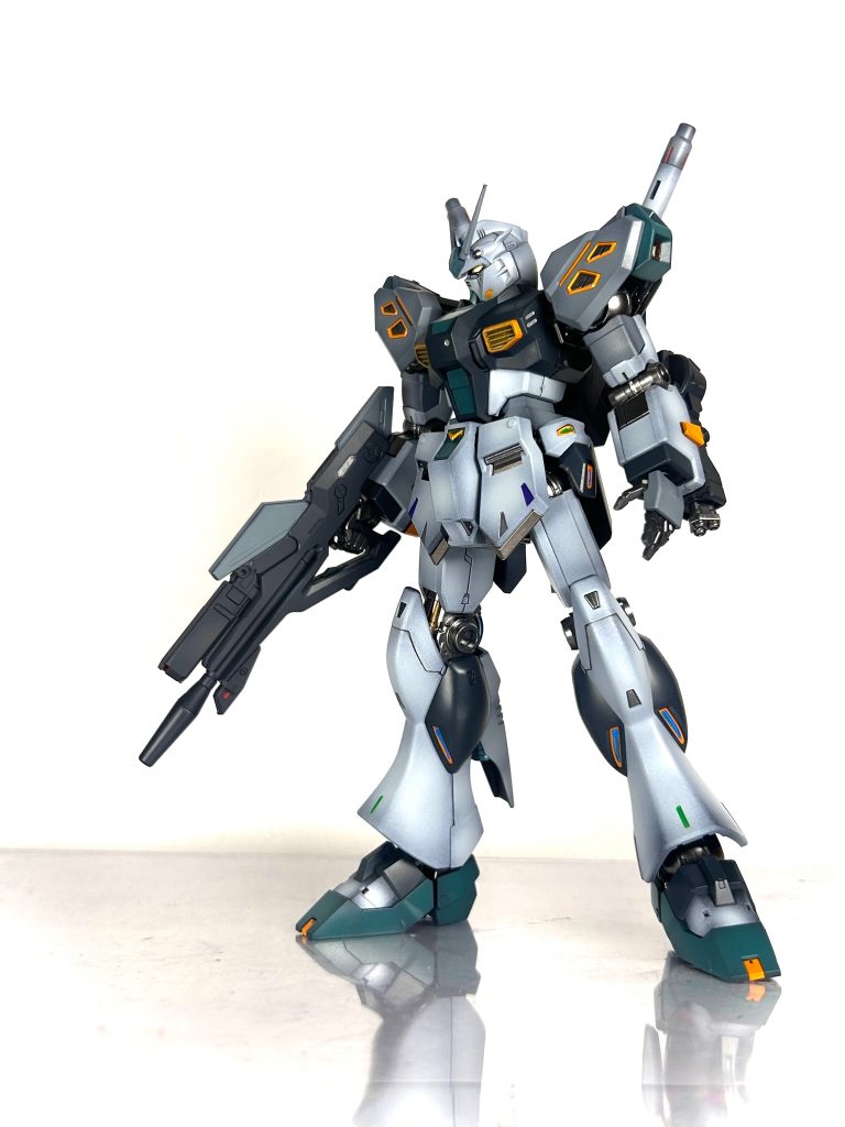 少しオーブの機体を感じるフェイスがカッチョいい！グリーンはデュナメス以来久しぶりの塗装でしたが、楽しく塗装できました(zaku-kao2)