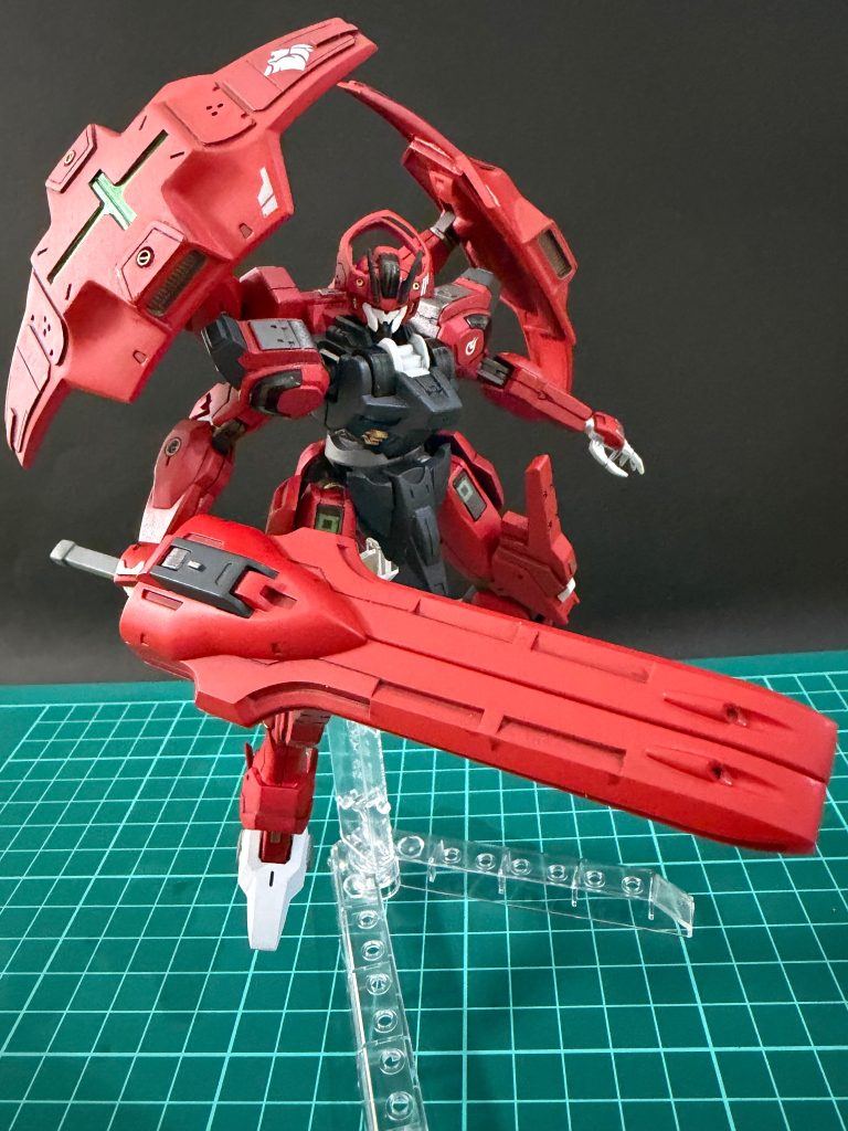 ポージング練習③ガーディアンも作成はしたんですが、内側のシールに替わるものが上手くいきませんでした。