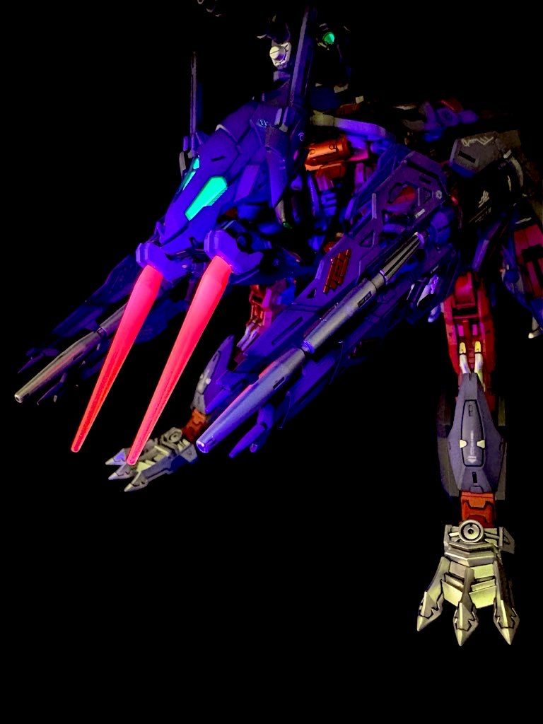 最初は嫌いだったブルートモードですが、いざ現物で見るとカッコイイです(^^)