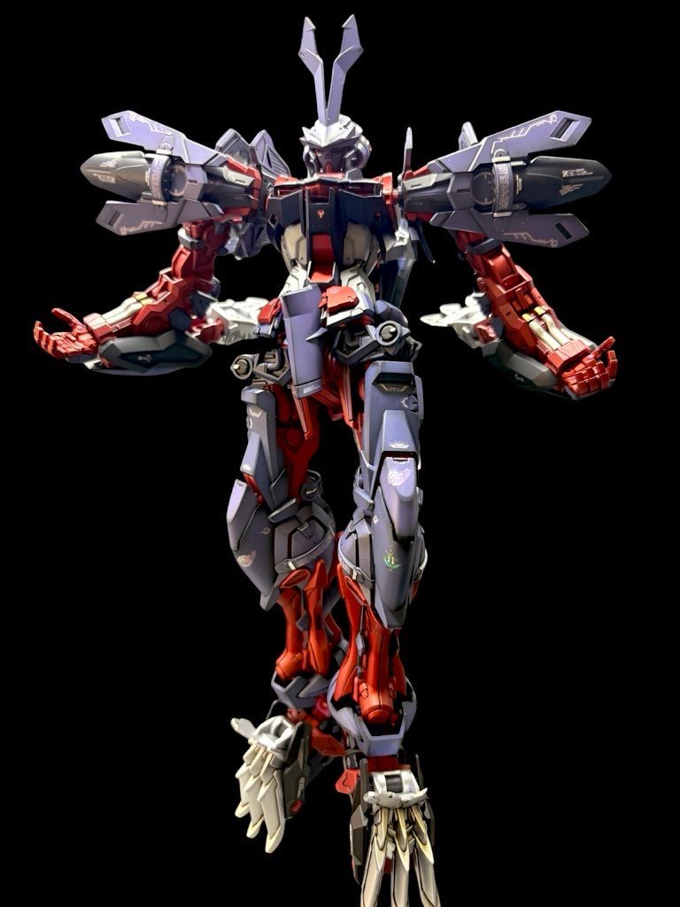 付属の水転写デカールを貼りましたが、正直好みのデザインじゃなかったので市販品を貼ればよかったと反省。