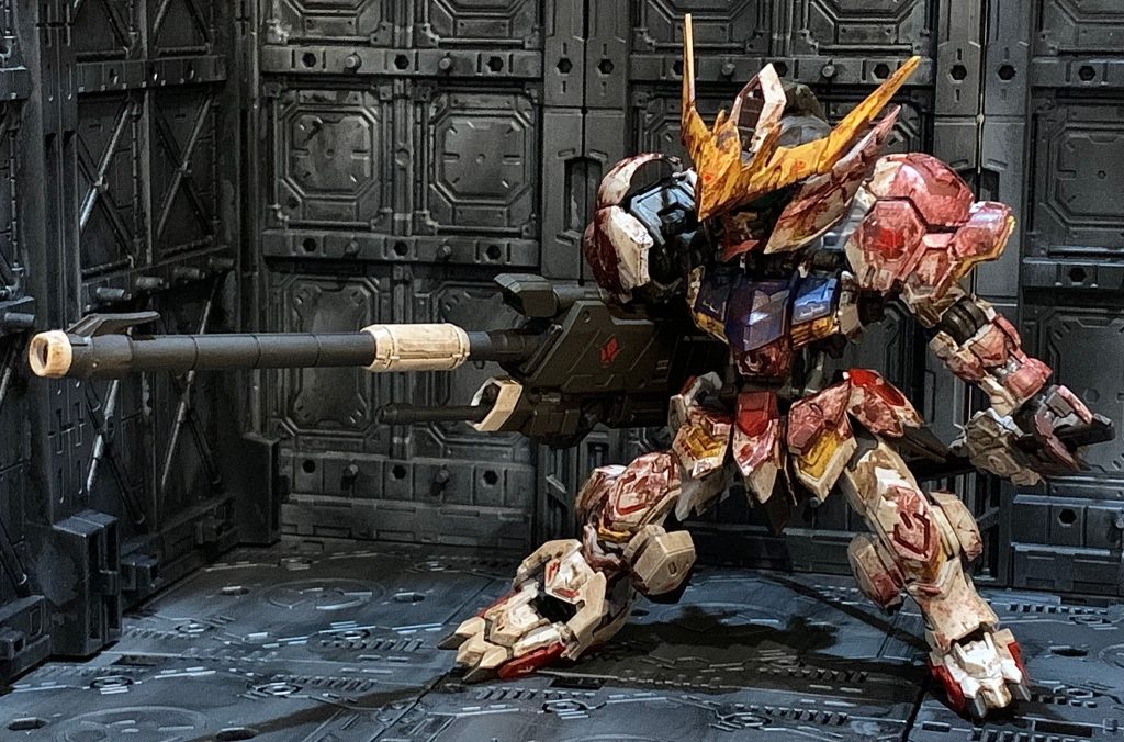 バルバトスって射撃のイメージうっすいですが、ライフルよりはこういう大型武器が似合いますね。