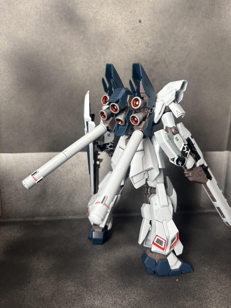 バックパックのスラスターの色分けが個人的に気に入ってます(gundam-kao3)