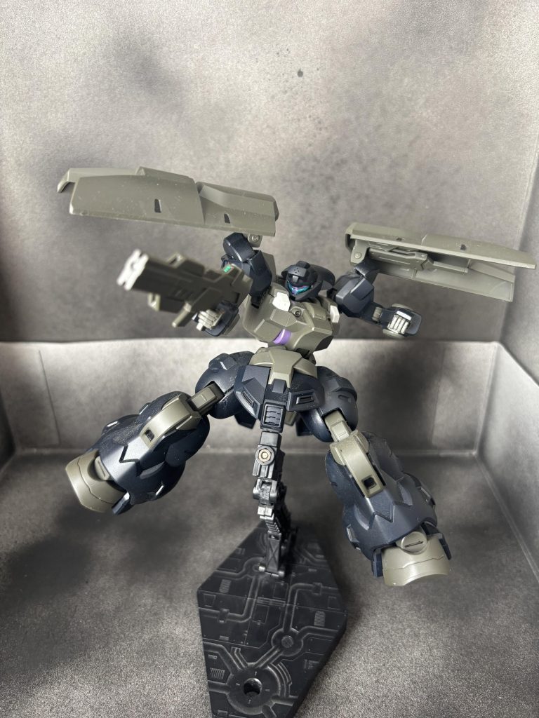 水星の魔女の登場機体の中でもトップクラスに好きな機体です(gundam-kao6)