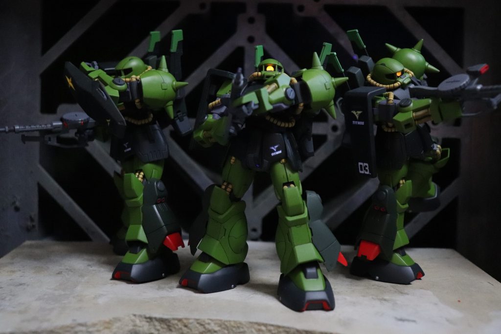 ザクマシンガン改両手持ちが難しい。。。