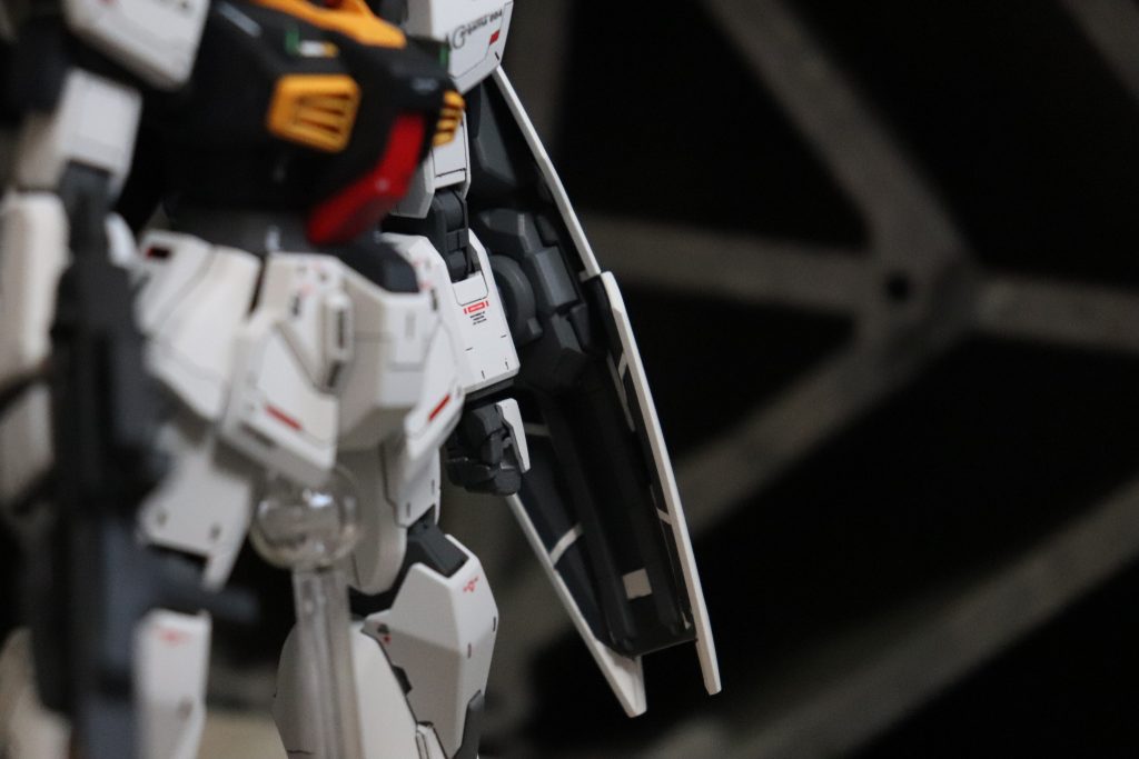 シールド裏塗り分け。