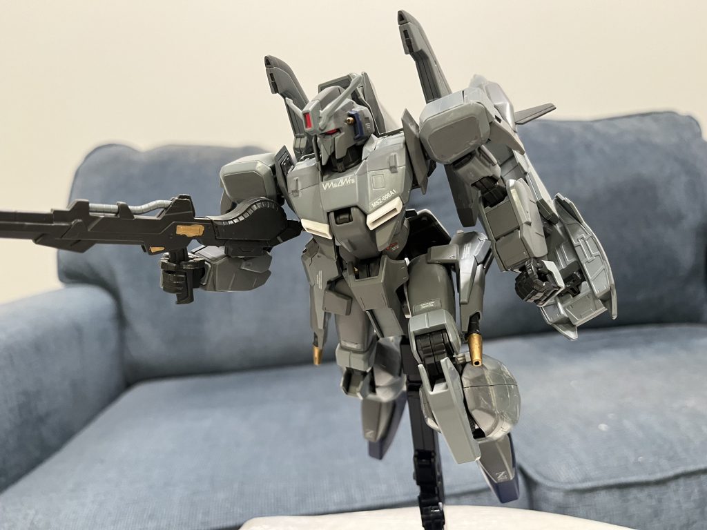 UC0096終盤に登場した機体ですが、反撃のチャンスもないままジェスタ隊にやられました。ガンダムタイプなのに恥ずかしくないか😡?!