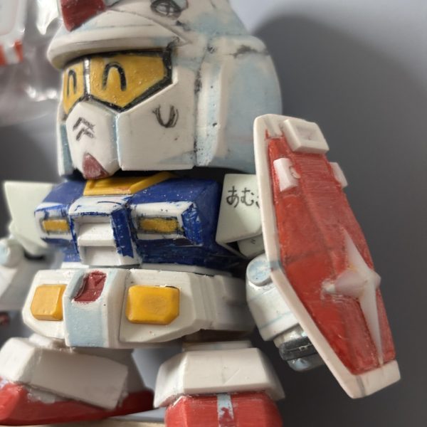 閲覧ありがとうございます。＾＾&nbsp;ハンマー は&nbsp;たこ焼き ＋ トゲトゲ山田製作所さん のクレーン の 鎖船 の イカリ みたいな持ち手 は プラ板 等で&nbsp;作ります。シールド はケロロ軍曹 の&nbsp;ガンダムアイテム を&nbsp;参考 に&nbsp;模倣 しております。（2枚目）