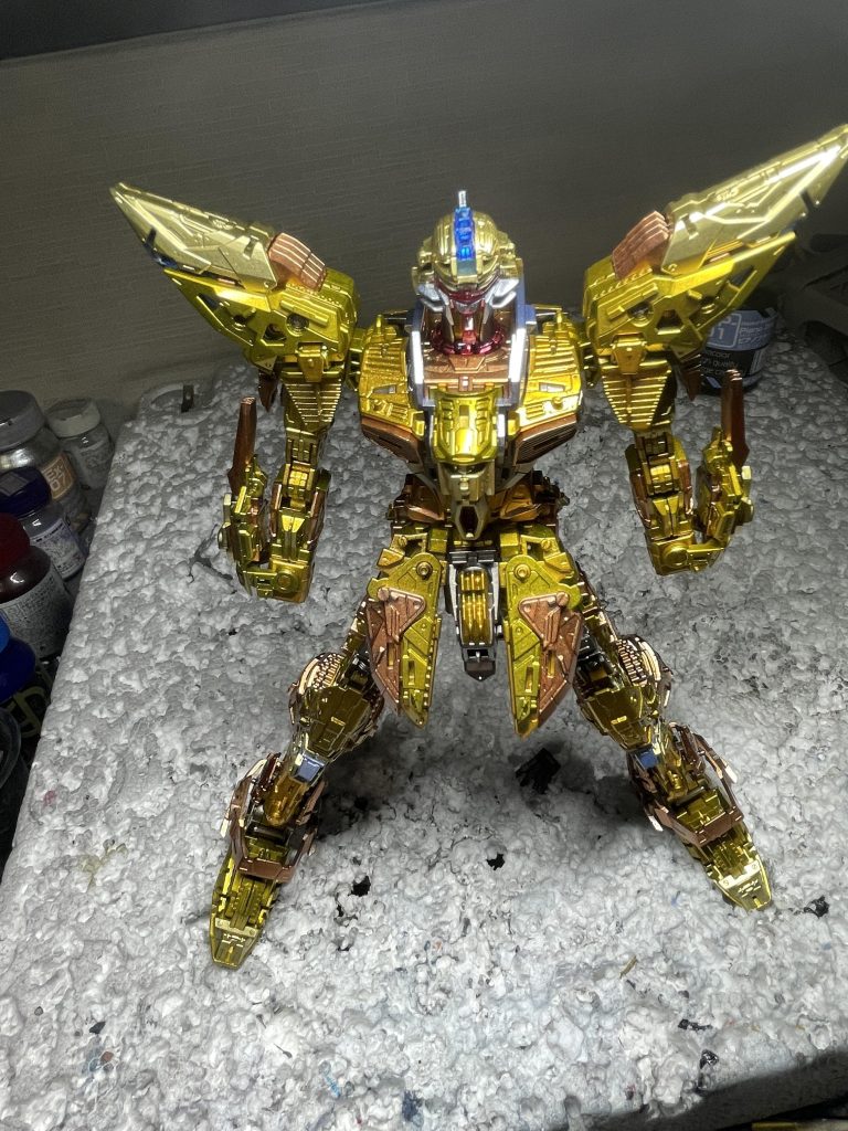 殆ど隠れるのですが、今回もフレームも全塗装してます。艶消しメッキの箇所もメッキ落としてメッキ風に塗ってます。今回、ゴールドはホワイト、イエロー、オレンジ、カッパー4種。個人的にはカッパーゴールドが上手く出せたかなと思ってます。