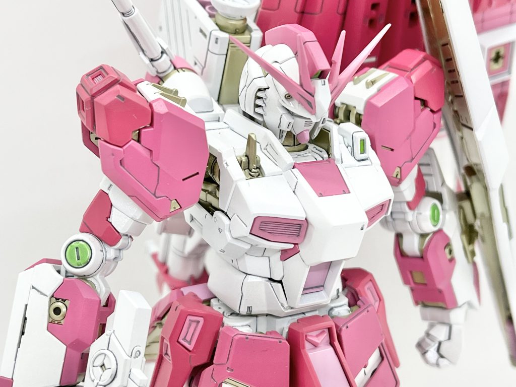 カラーリングのコンセプトに独自解釈として、『みこちのシンデレラストーリー』を取り入れ、白色にはキャラクターホワイトを下地に、ガイアノーツのプレミアムガラスパールでコーティングを施して、同時にアイドルとしての純朴さをイメージしてます。