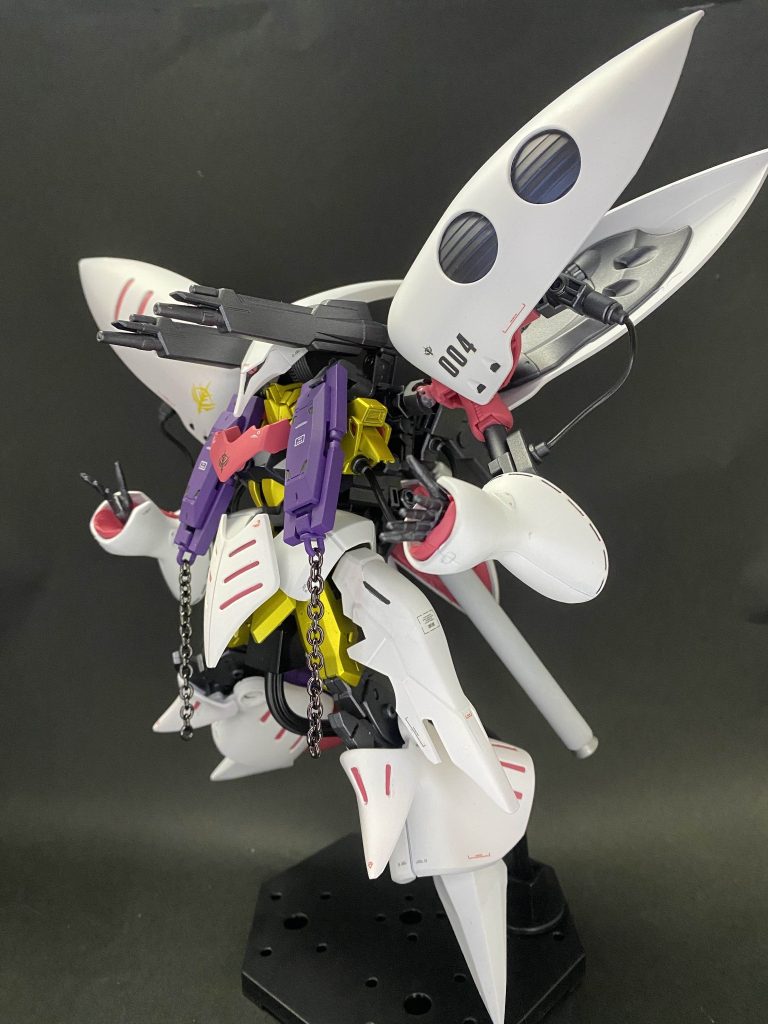 火力と機動性だけであればオリジナルのキュベレイよりやや向上している面も見られるものの。元々の設計に無理があるため機体のバランスが悪く、上位の機体、とはとても呼べない仕上がりになっている。