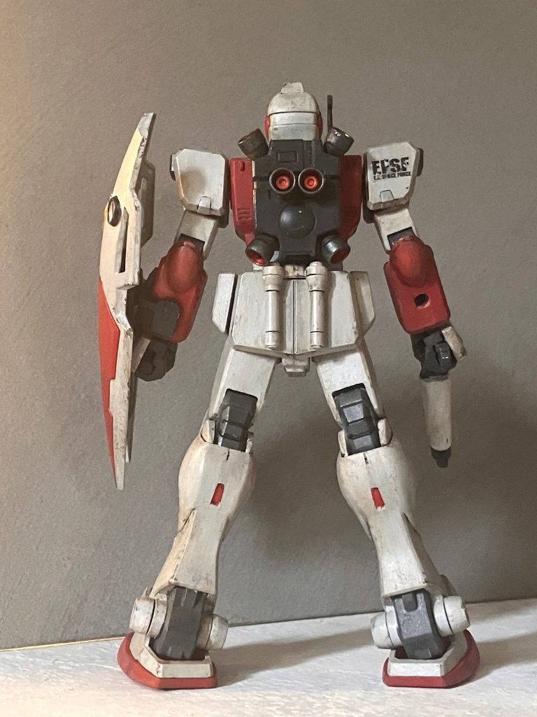連戦に次ぐ連戦で機体の色は色褪せ、マーキングも擦れていく……そんな雰囲気を塗装で表現してます&nbsp;塗装方法はバトンリレーで紹介したので、詳しくは、そちらを見て下さい☺️