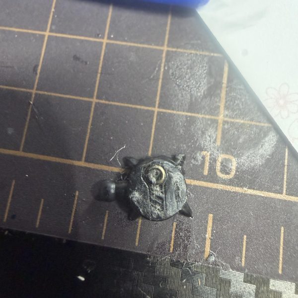 接着剤でミスして、その後、線がちぎれて、失敗じゃ‼️やり直し、またLED買わなきゃ💦（3枚目）