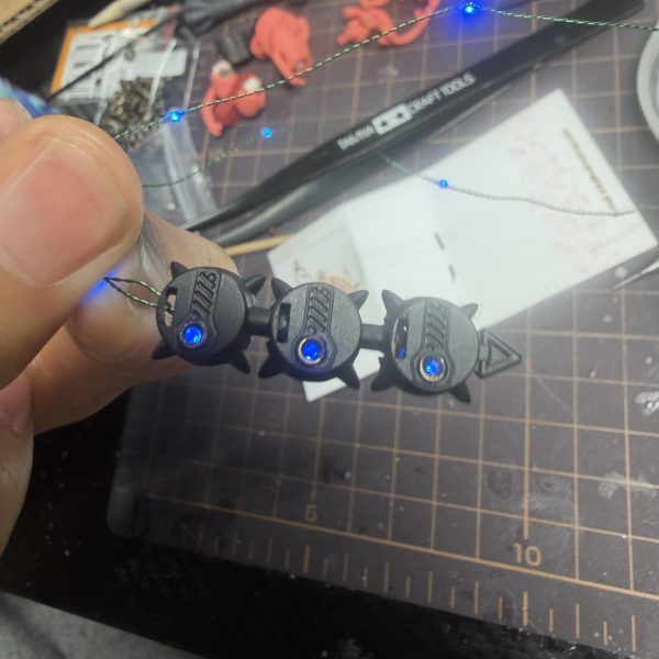 接着剤でミスして、その後、線がちぎれて、失敗じゃ‼️やり直し、またLED買わなきゃ💦（4枚目）