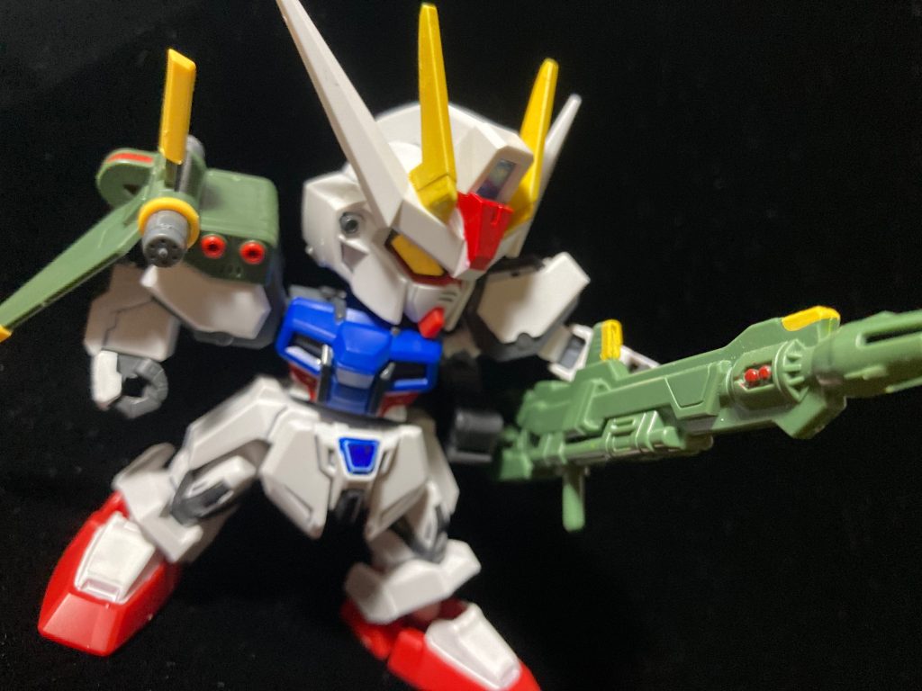 ランチャーです。アグニがBB戦士、肩はEGにクロスシルエットのフレームをぶち込んでます。