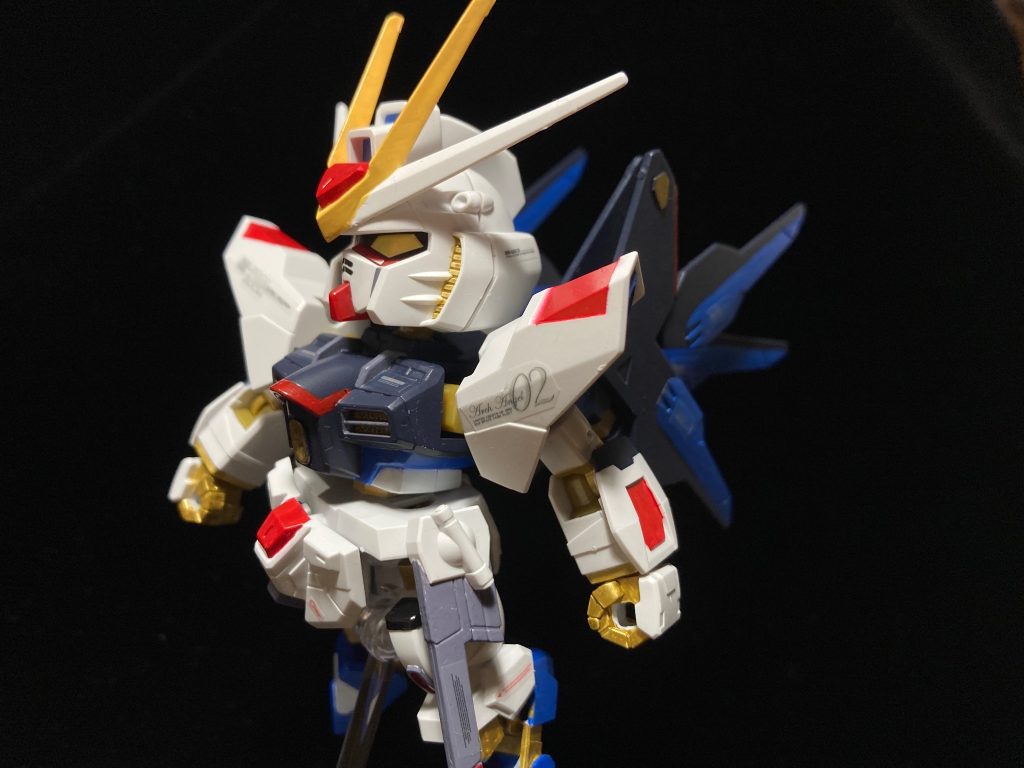 ストフリは翼がBB戦士。後ろに動いてくれます。