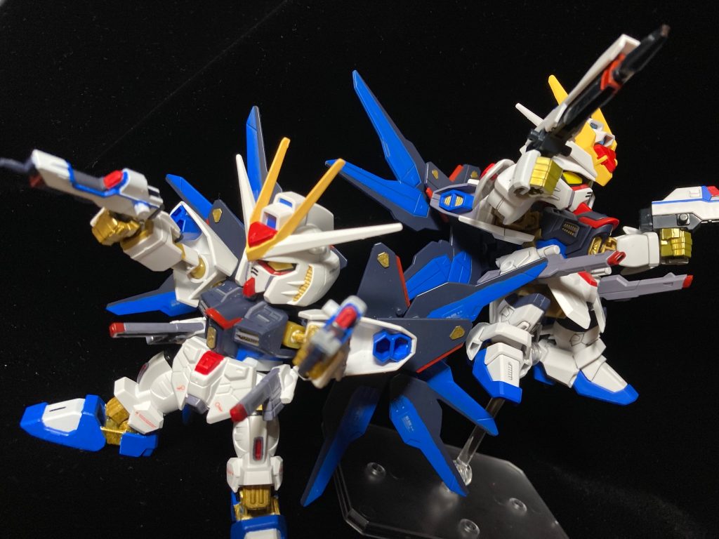 SDEX(にBB戦士の羽つけた)ストフリと！　兄弟みたいでかわいい。