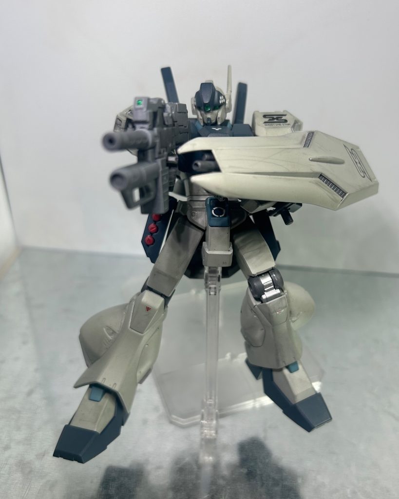 機体名の「タクリード」とはアラビア語で模倣品。単にガンダムっぽいでしょ？って言うところからのネーミングです。