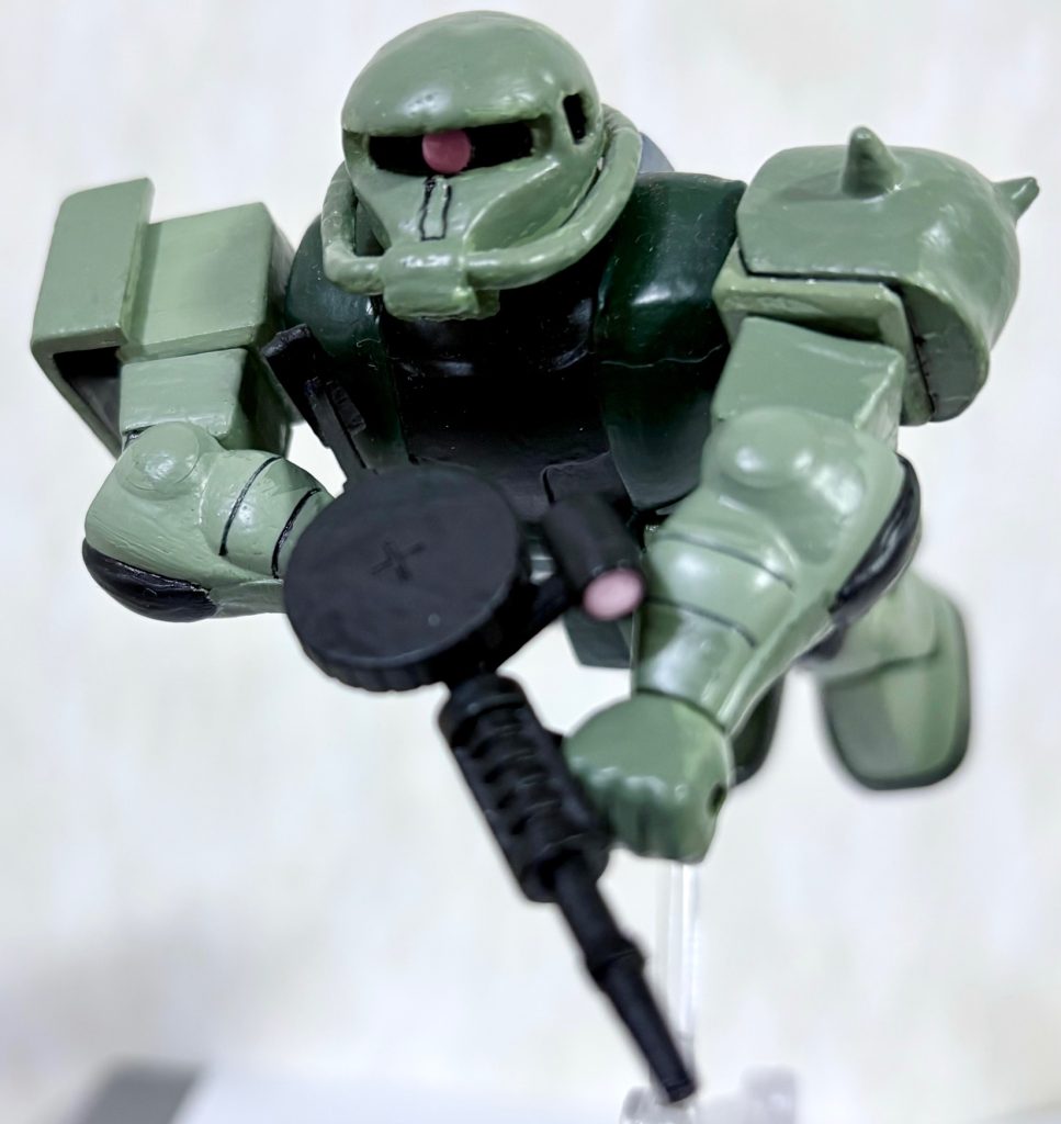 ファーストガンダムを見てみると、よく両足を揃えて宇宙を飛んでいる(浮かんでいるとでも言うべきか?)描写が見受けられるが今回はそのシーンを再現。