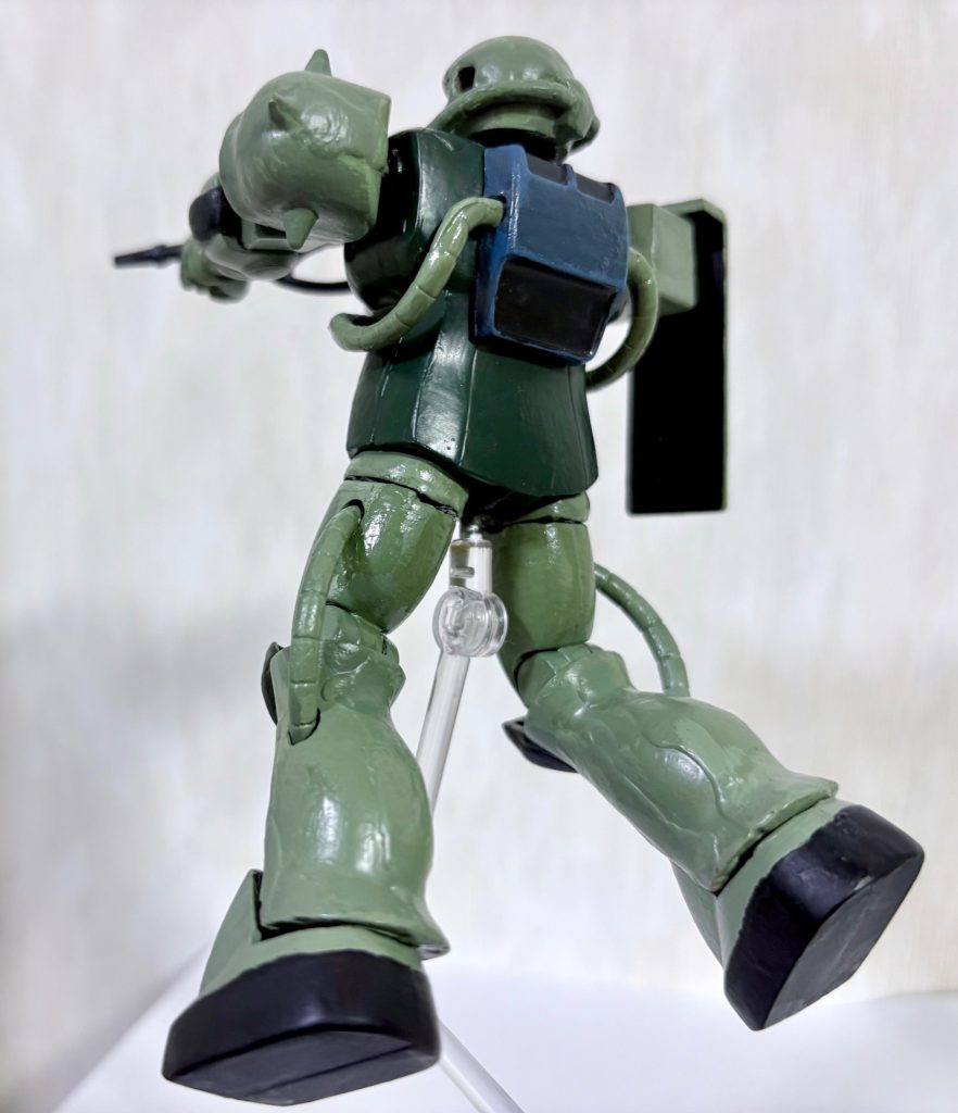 小生の改造した旧キットには現行キットのようにスタンドを付けるジョイントも設けている。