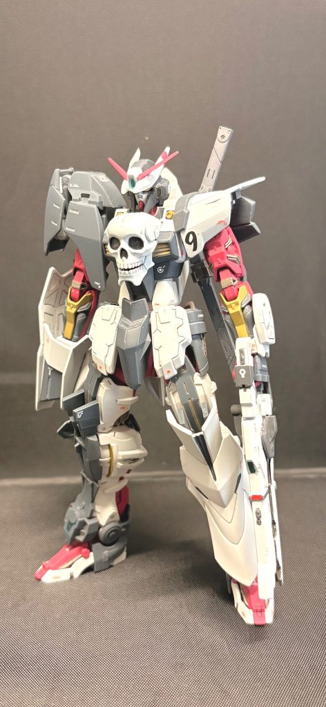マントはノーネイムライフルとフルクロスで作成見にくいですがフルクロスの裏面に内張とフレームも作成着脱はネオジウムでパチっとくっ付きます