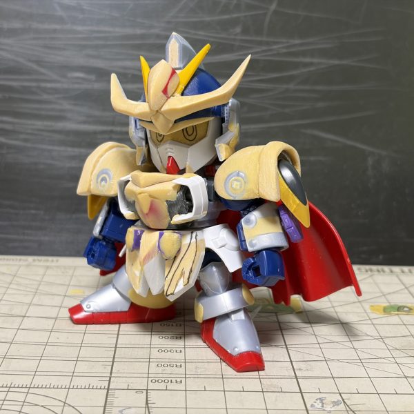 蒼炎騎士ガンダムF91制作開始しました。まずは蒼炎騎士に見えるようにざっくり造形（2枚目）