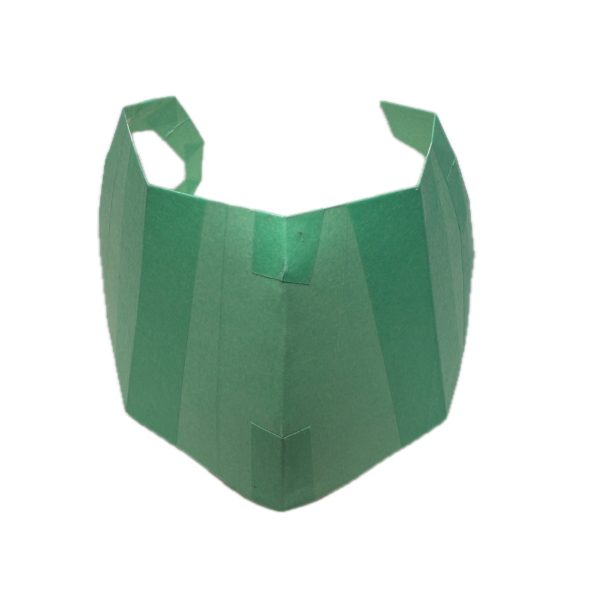 スカート制作に際して、せっかくなのでフルスクラッチしようかなぁと、そんなわけで厚紙を適当に切ってマスキングテープで貼り付けて、ベースの出来上がり🌟これにパテを盛ってそれっぽくしあげていきます！（3枚目）