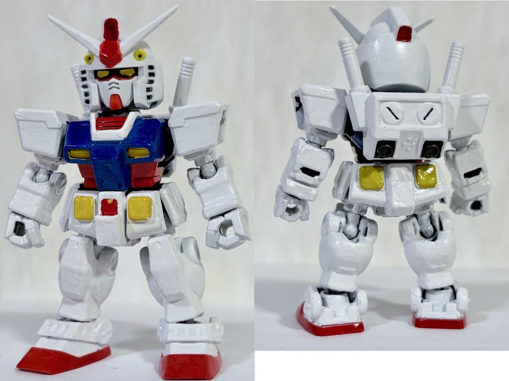 フロントビューとリアビュー。ノーマルガンダムとの違いは襟が白と赤のツートンカラーで、バックパックと両手が真っ白なところである。それ以外は基本同じ。ちなみにクローバーガンダムは一部の装甲がプロトタイプに似ている。