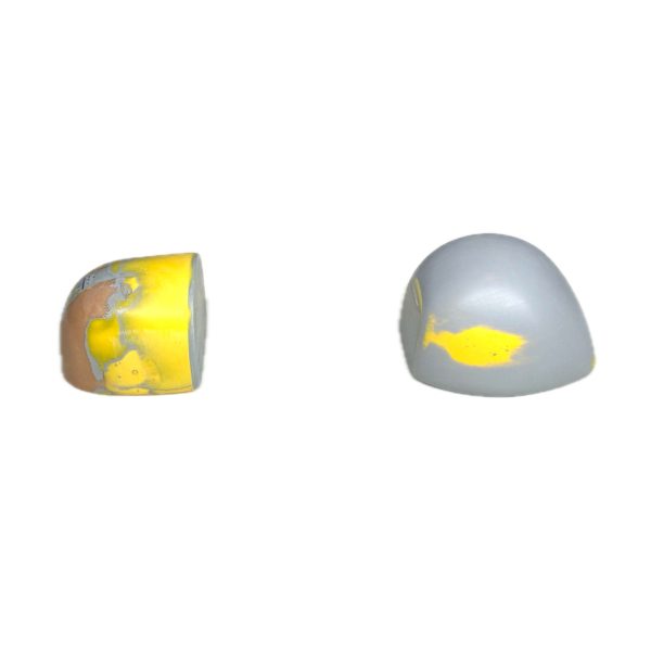 絵を見るとですね、左右で肩の装甲の形が若干違うんですよ…しょうがないので左右で一つずつ制作しました、細かい造形は追々作るとして、まずはベースって感じですね。（2枚目）