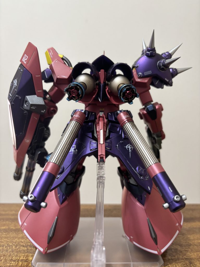 タンクは少し短くして使用取り付けはボールデンアムアムの部品を加工して脱着、可動が可能です。