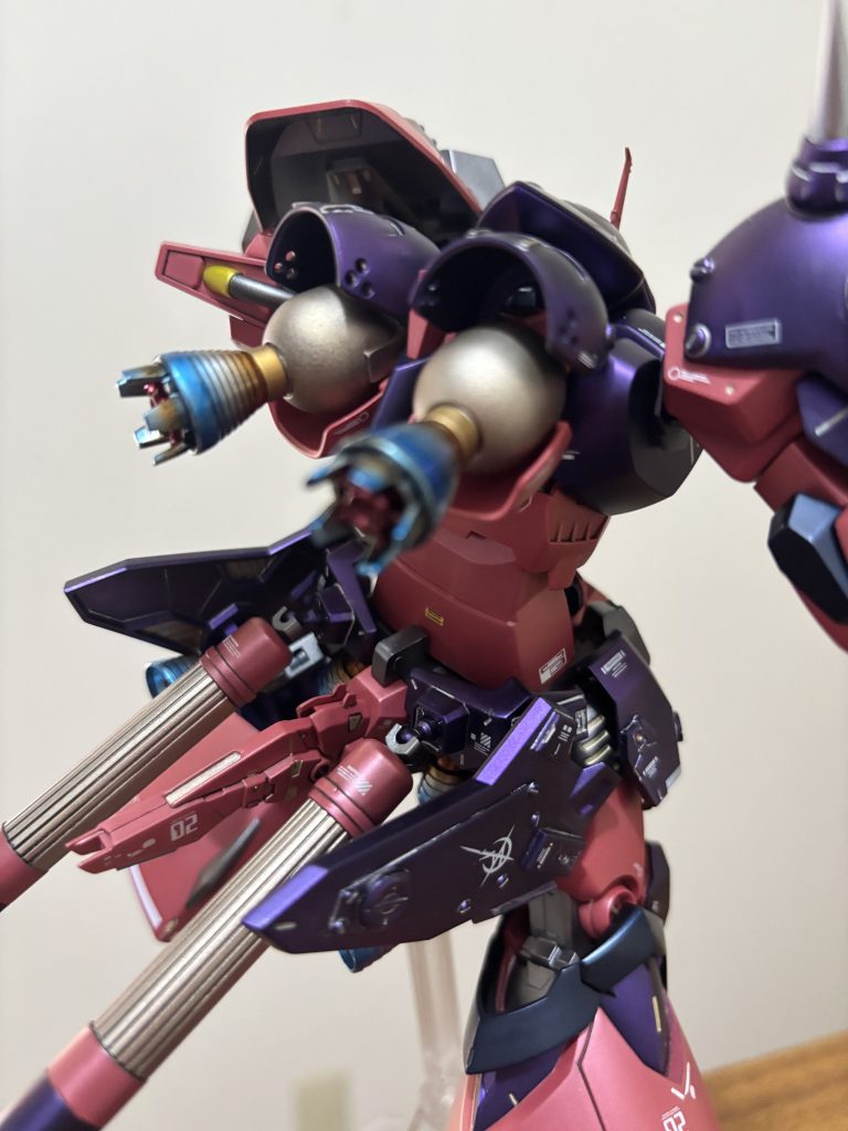 熱核エンジンのみ　艶消し100%。バーニア、ガトリング砲身はクリアカラーで焼け色を付けてから光沢100%その他は、艶消し75%光沢25%の半々光沢