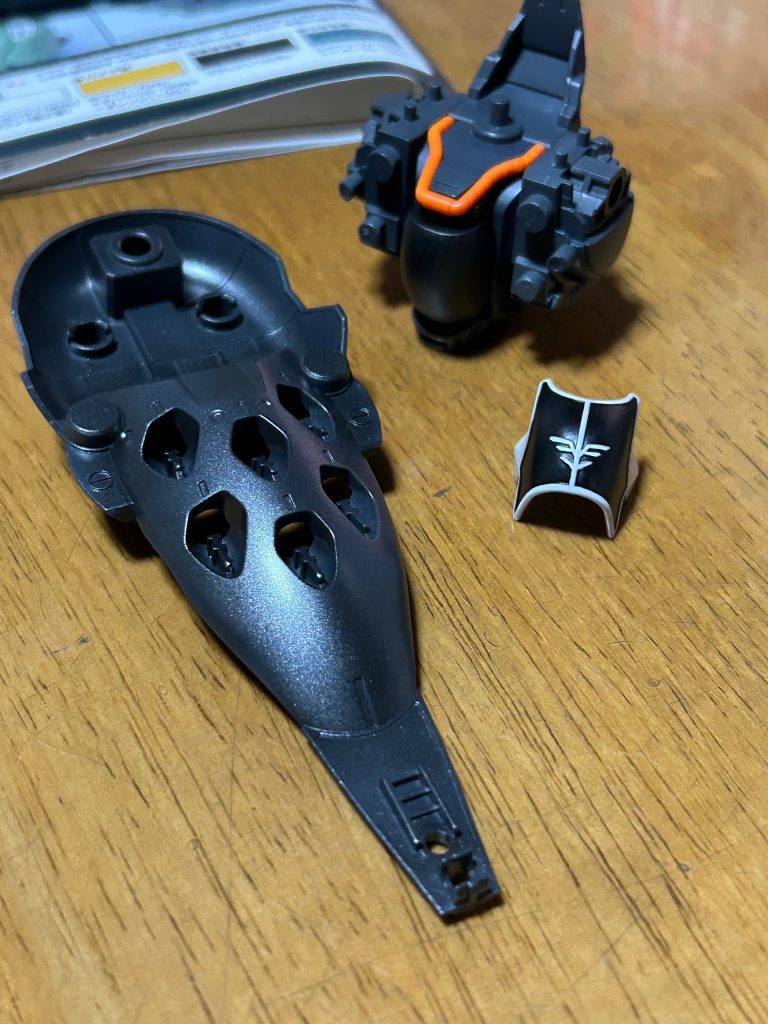 初エングレービング塗装羽の中は黒鉄色