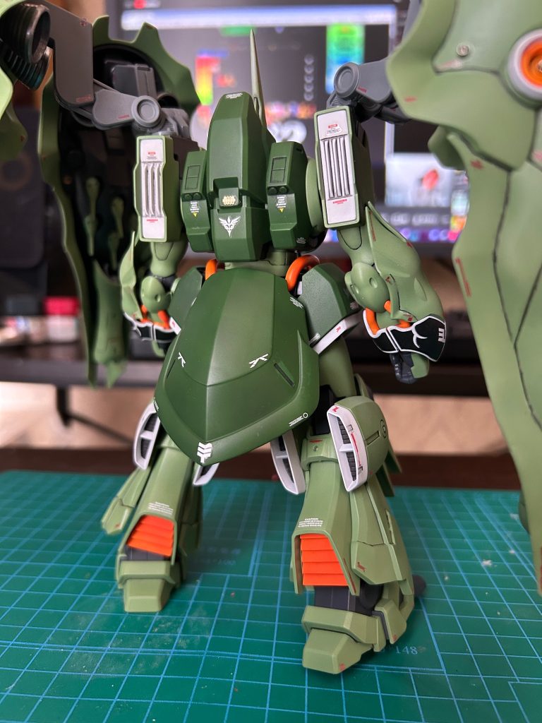 背面