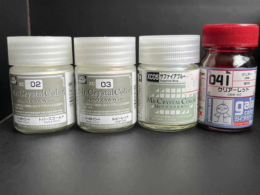 で、使ったカラーがこちら。黒下地にに塗ると綺麗に発色してくれる不思議な塗料✨