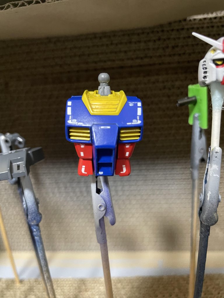 塗装後、デカールを貼り付け，トップコートを吹きました。&nbsp;