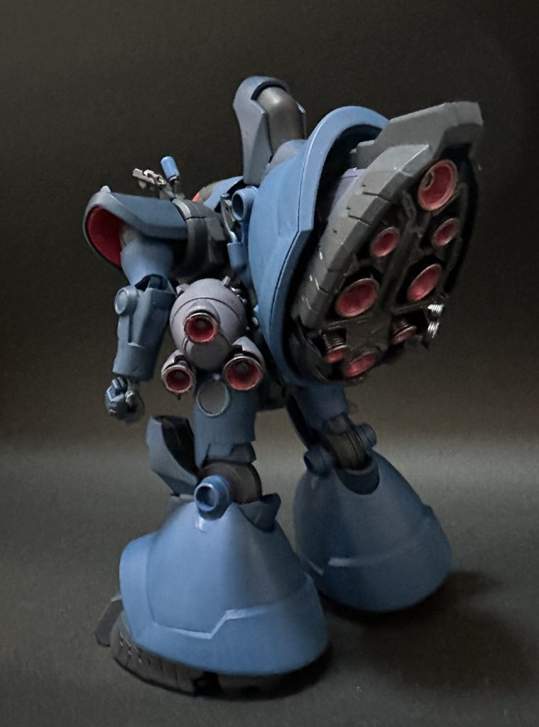 可動ではなくて佇まいで魅せるキット。好みです。