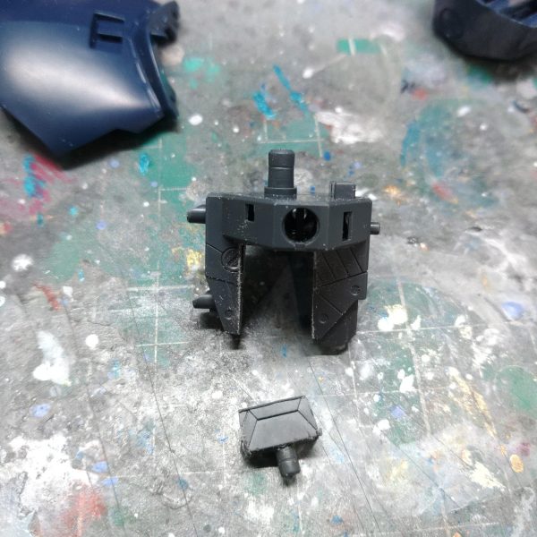 リゲルグと袖つきリゲルグを同時平行で進めてみます。リゲルグはイリア機として各パーツのバランス調整でダブルゼータの時代に併せてスタイリッシュに改造していこうと思います。（6枚目）