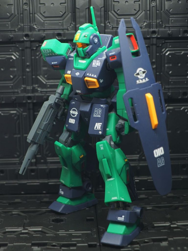 ネモは好きな機体なので、我が家には５機も有るんです(gundam-kao5)当分遊べそうです(gundam-kao2)