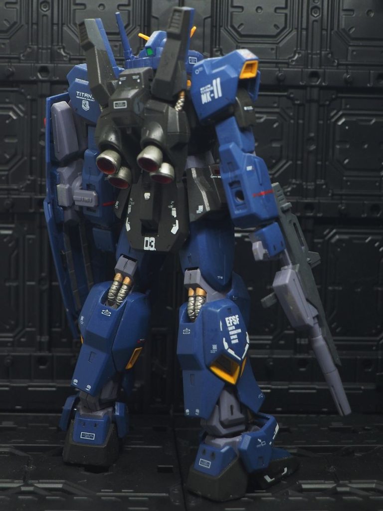 ＲＧのデカールが違和感無く貼れたので、随分と助かりました(gundam-kao6)