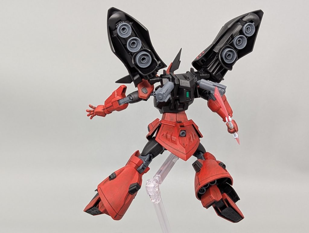 ウェルテクス装備にするためのバックパックの作成に、HGハイゴック、HGジュピターヴガンダム、HGガンキャノンを使用しました。後はプラ板とかプラパイプなどでそれっぽくまとめてみました。