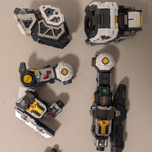 PGU νガンダム　肩、腕フレーム完成
