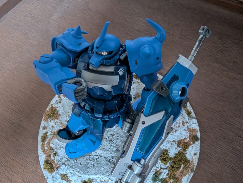 HG　グフカスタム大地に立つ（全塗装　スプレーメイン一部筆塗り）